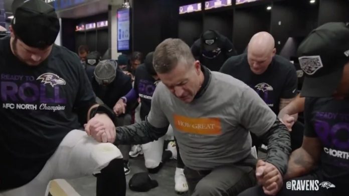 Katolički NFL trener slavi Boga, poveo je momčad u 'Oče naš' nakon pobjede