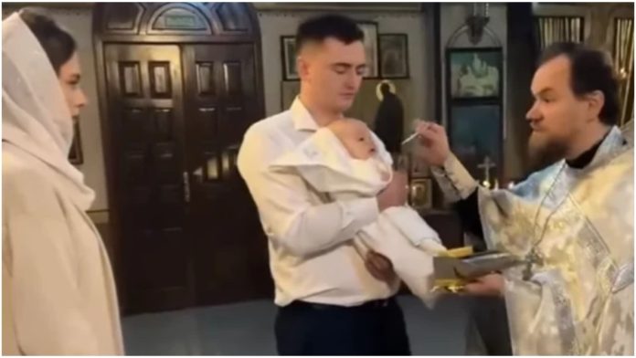 Svećenik na krštenju rekao majci 