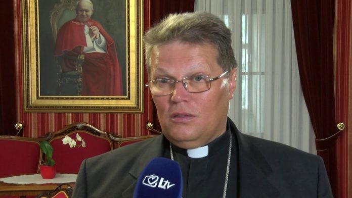 Hrvatski nadbiskup 14 mjeseci zataškavao slučaj svećenika pedofila