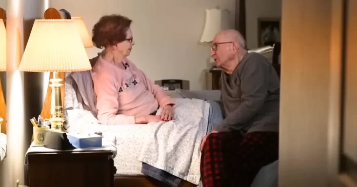 Stariji par čini istu stvar već 50 godina svake večeri prije spavanja