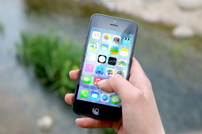 Prvi put u povijesti: EU zakon prisiljava Apple da prihvati por*ografsku aplikaciju na iPhoneu