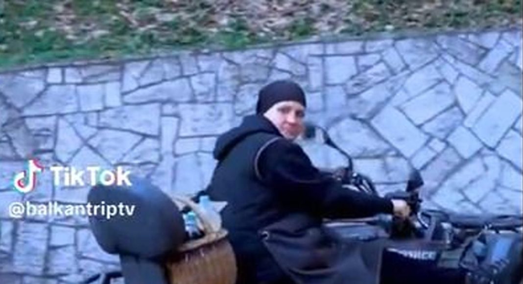 Bivša tenisačica postala monahinja, a u manastir je stigla na motoru