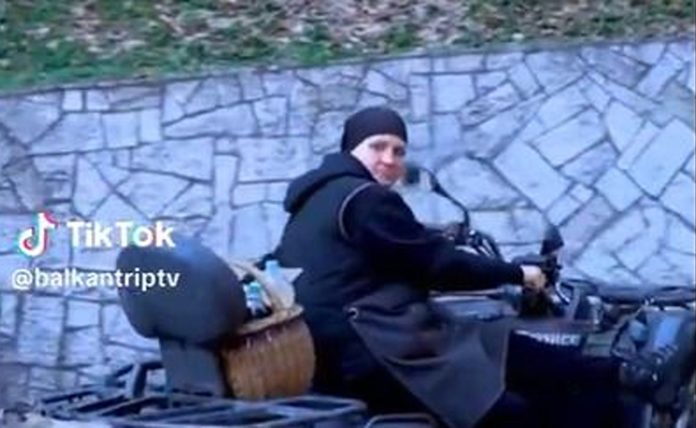 Bivša tenisačica postala monahinja, a u manastir je stigla na motoru