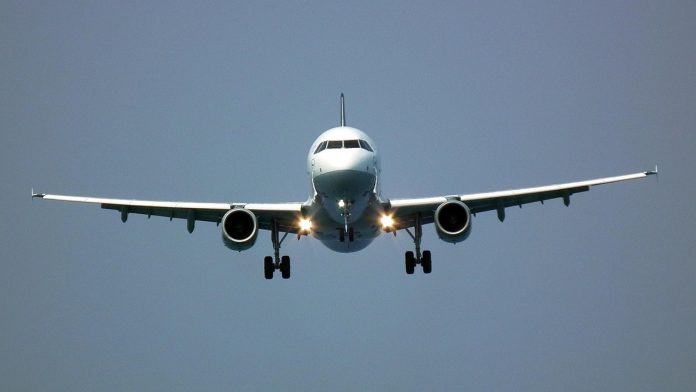 Čovjek šokirao putnike u avionu