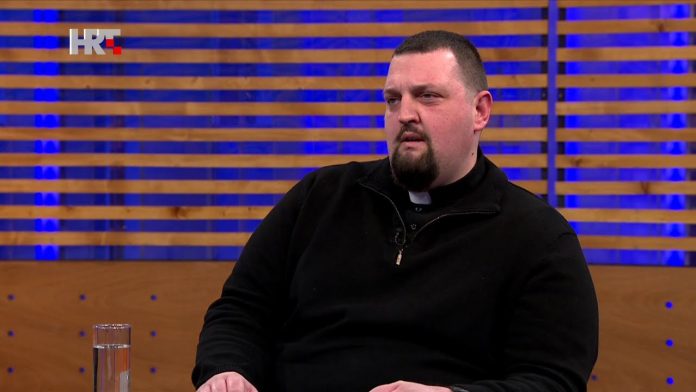 Svećenik Roko Kaštelan izjavom u Nedjeljom u 2 uvrijedio poznate Hrvatice: 