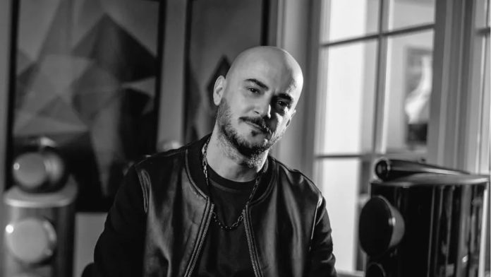 Pjevač benda uspio izaći iz gorućeg kluba u Makedoniji, ali se vratio pomoći drugima i stradao