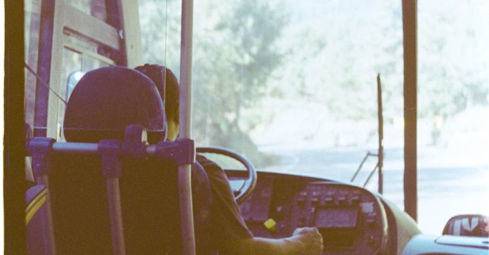Vozač autobusa ostavio putnike u šoku: 