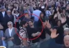 Gej par na papinoj inauguraciji čekao trenutak da svima pokaže poljubac
