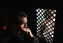 Potpisan zakon kojim se svećenici prisiljavaju na kršenje ispovjedne tajne