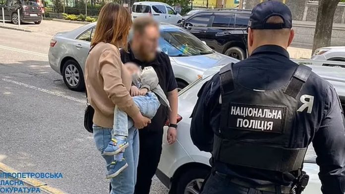 Majka pokušala prodati sina