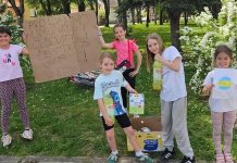 Djeca iz župe u Vinkovcima prodavala limunadu i novac donirala Caritasu