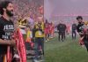 Nogometaš Liverpoola podigao trofej Premier lige u majici s natpisom "Isus je put, istina i život"