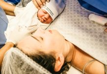 Neutješna majka pokopala je kćer i unuku