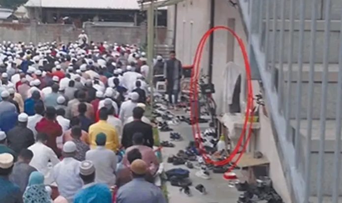 Isusov kip bio je prekriven tijekom molitve 4000 muslimana u Italiji