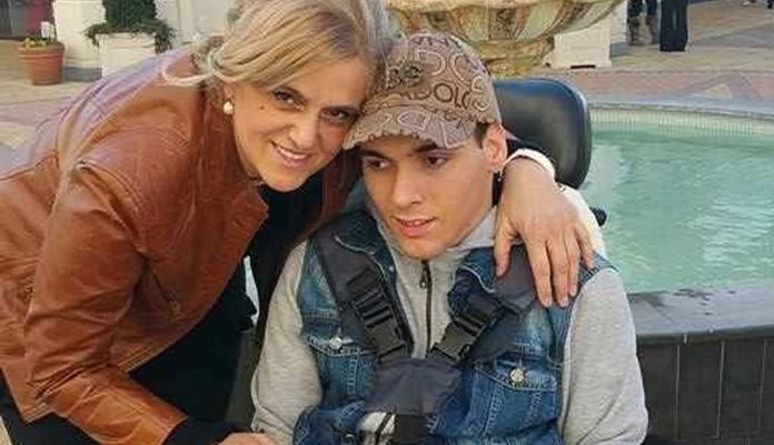 Potrebna pomoć: Ova majka nosi sina na rukama do bolnice, otac ga je napustio