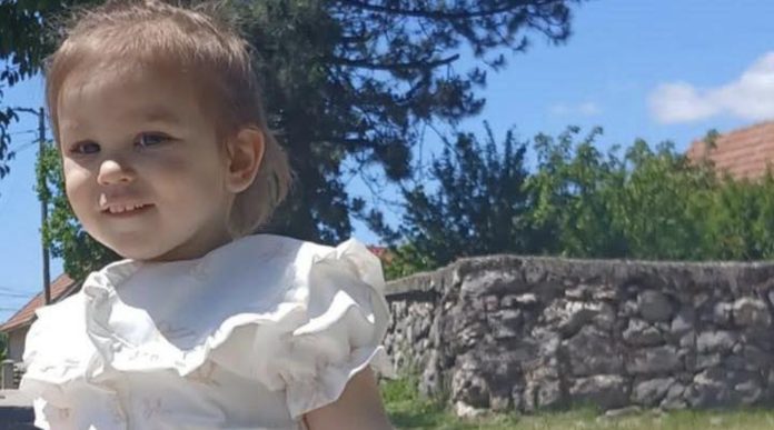 Građani se oproštaju od djevojčice (2) koju je ubio otac u Crnoj Gori