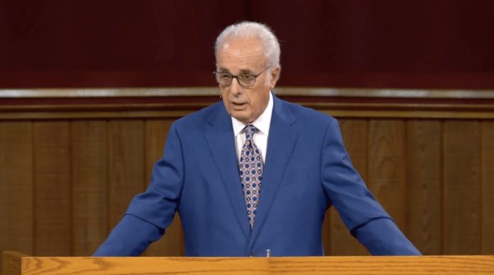 Pastor John MacArthur hospitaliziran s upalom pluća
