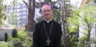 Nadbiskup traži da svećenik koji je ubio beskućnika bude odmah otpušten iz svećeništva