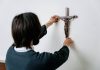 Bivše gimnazijalke tužile školu zbog raspela i izborile sudsku pobjedu
