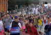 Tisuće vjernika preplavile ulice Belfasta da javno proslave Isusa