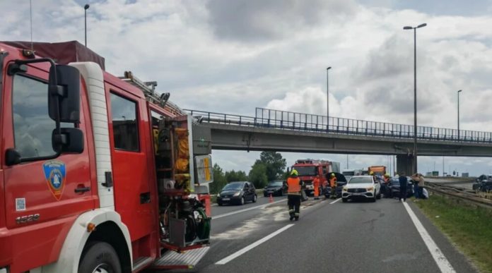 Velika nesreća na zagrebačkoj obilaznici Ozlijeđeno devet osoba, među njima i dijete (2)