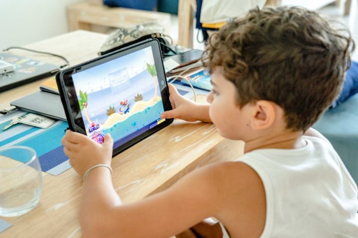 Popularna platforma za online igre Roblox je na udaru kritika: Navodno je preplavljena predatorima djece