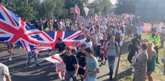 Zabrinuti roditelji u Engleskoj organizirali velike prosvjede protiv ilegalnih imigranata