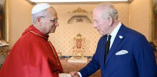 Kralj Charles III. zajedno molio s papom