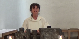 Ova žena blagoslivlja istospolne parove u Katoličkoj crkvi u Njemačkoj Ova žena blagoslivlja istospolne parove u Katoličkoj crkvi u Njemačkoj