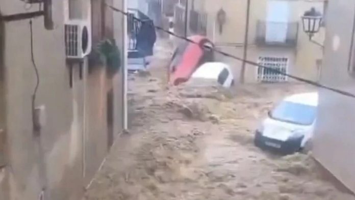 Potrebne molitve: Katastrofalne poplave u ovom dijelu Europe, bujice nosile sve pred sobom