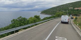 Autom sletjeli u more kod Senja, četvero poginulih