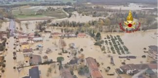 Izvanredno stanje u susjednoj zemlji: Zbog poplava 300 ljudi evakuiraju helikopterima