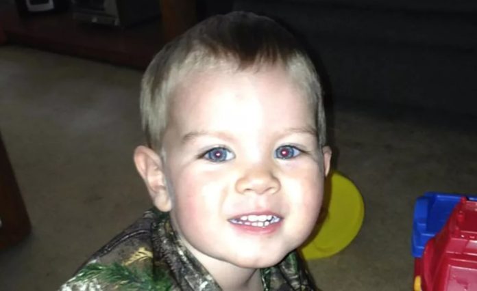 Majka ubila sina (3) nakon godina zlostavljanja kako bi napravila mjesta za bebu s novim dečkom