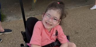 Lopovi su bolesnoj djevojčici (6) ukrali invalidska kolica bez kojih je nesposobna za život
