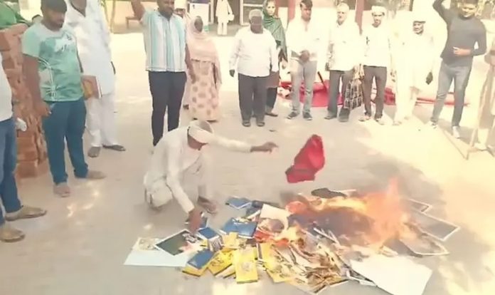 Hinduistički ekstremisti mučili su kršćane i prisilili pastora da javno spali Biblije