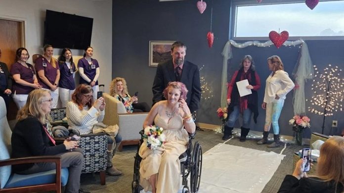 Organizirali su vjenčanje u zadnji čas: Mlada je rekla “da”, a potom izgubila bitku s rakom