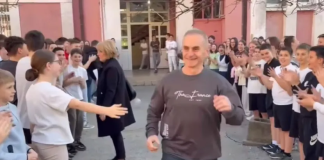 Divan oproštaj od voljenog učitelja