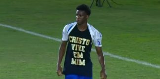 Nakon što je postigao gol, igrač pokazao majicu s moćnim natpisom