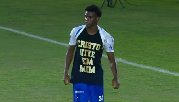 Nakon što je postigao gol, igrač pokazao majicu s moćnim natpisom