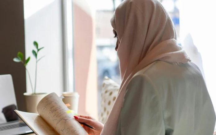 Vozač autobusa u Crnoj Gori nije dopustio putnici da sjedi iza njega zbog hidžaba