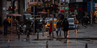 Pucao na prolaznike u Kijevu: Šestero mrtvih, napadač uhićen