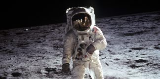 Znate li da je primjerak Psalma 8 ostavljen na Mjesecu?