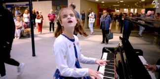 Slijepa djevojčica s autizmom ostavila publiku bez riječi zbog nevjerojatnog talenta