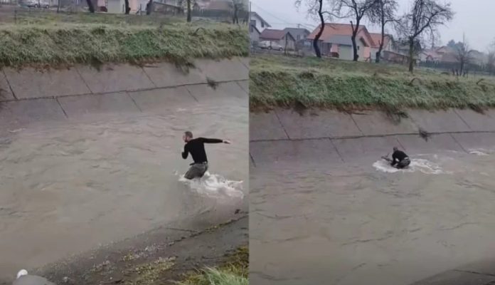 Mladić skočio u nabujalu rijeku i spasio srnu