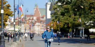 Muškarac (90) na električnom romobilu u Osijeku prošao kroz crveno pa se sudario s autom