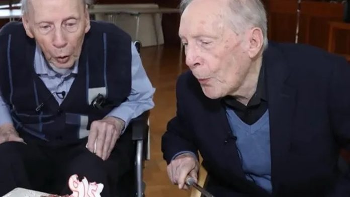 Irski blizanci proslavili 95 godina života i 70 godina svećeništva!