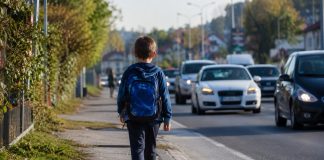 Potrebne molitve: Automobil udario dječaka, hitno prevezen u bolnicu Potrebne molitve: Automobil udario dječaka, hitno prevezen u bolnicu