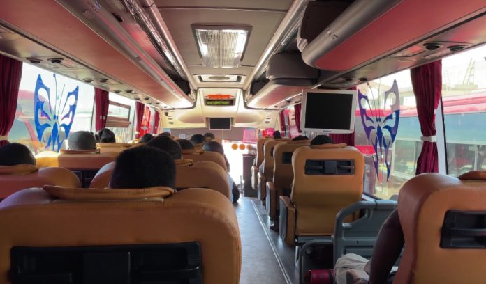 Potrebne molitve: Minibus s učenicima sletio s ceste, ima ozlijeđenih