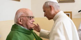 Ima 103 godine i najstariji je svećenik u Vatikanu