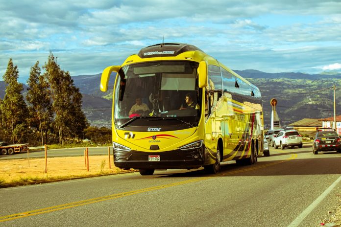 Potrebne molitve: Autobus s mladim sportašima zabio se u drvo, ima poginulih i ozlijeđenih
